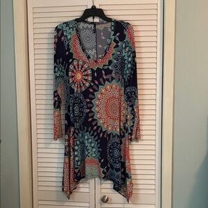 Vibrant Geometric Women's Tunic Top